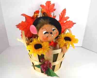 2009 Annalee Thanksgiving Large Pilgrim Mouse Fall Basket Sunflower Grapes 11"