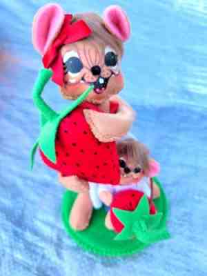 Cute Annalee Dolls 6" Mom & 3" Baby Mouse w/Strawberries Berry Picker Pair 2018