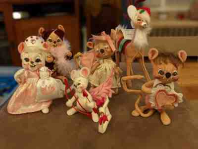 Lot of 6 Annalee Collector Dolls