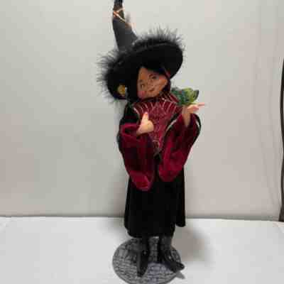 Annalee Halloween Witch With Frog and Wand 2006 19 inches
