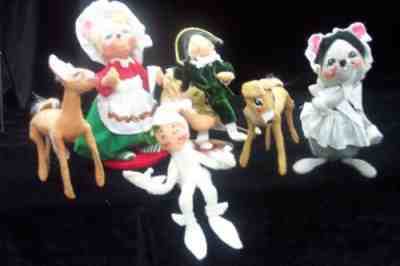 Lot of 6 Annalee Dolls - Good used conditiuon