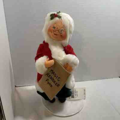 Annalee Mrs Clause feeding Rain Deer 13â? New Vintage Stock 2002