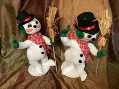 2. ANNALEE 18 Inch Sweepy the Snowman