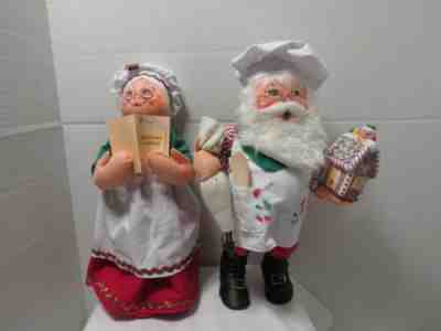 ANNALEE SANTA & MRS CLAUSE COOKIE BAKERS LARGE 13" TALL 2004