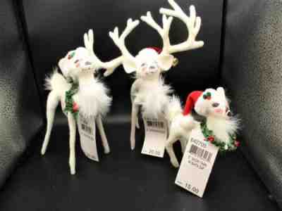 2004 Annalee Mobilitee 8" Christmas White Doe Buck 5" Snowy Fawn with Santa Cap