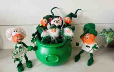 Annalee Dolls St. Patrick's Day Lot of 8 Mice, Elves, Leprechauns + Green Bucket