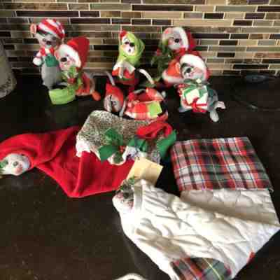8 Vintage Annalee Mice Lot Christmas Santa Mouse Caroler Mouse 1965 196 1971 â??90