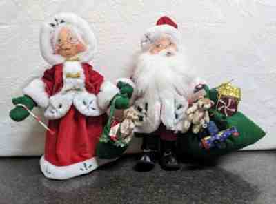 2004 Annalee Mr. & Mrs. CLAUS WINTERBERRY CHRISTMAS Collection Dolls 13"