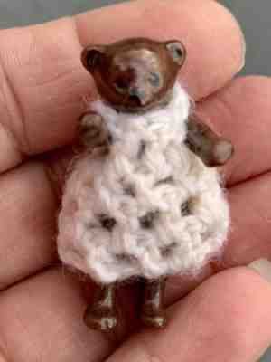 BISQUE HERTWIG CARL HORN MINIATURE Jtd 1.5â? Bear Ivory Crocheted Dress !