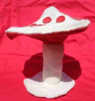 Original vinatge 1970 Annalee red & white felt mushroom