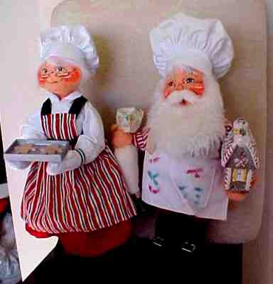 Annalee CHRISTMAS 14" Santa & Mrs. Claus Baking "Gingerbread " 2004 MINT