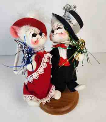 Vintage Annalee Happy New Year Mouse Couple 2002 Top Hat Mice 9 inch