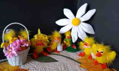 6 Lot ANNALEE CHICKS IN BASKET DUCKS 75th SPRING PLANTING EASTER DAISY FLUFFY