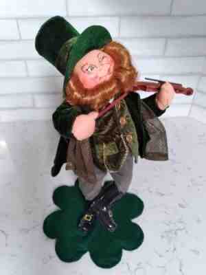 Saint Patrick's Day Annalee 2004 Leprechaun Posed Fiddling & Dancing