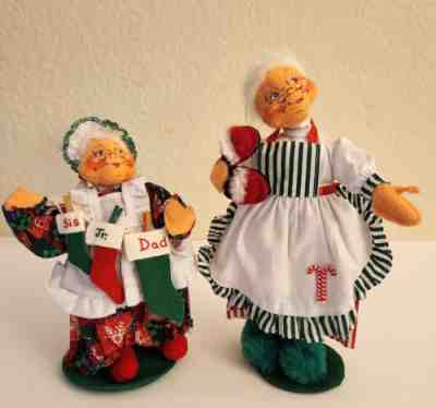 Annalee Mrs Claus Lot of 2 Santa's Slippers and Christmas Stockings 8" and 9"