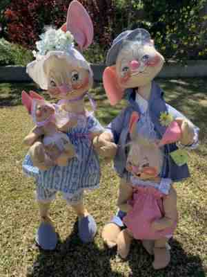 VINTAGE 1980s ANNALEE DOLLS Spring and Easter Bunny Bunnies standing family.
