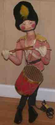 RARE Annalee British Soldier Drummer Doll Arms Move to Beat Drum Electric