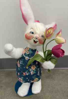 2000 Annalee 18â? tall Sunday Best Girl Bunny wink Tulips base New with tags NOS