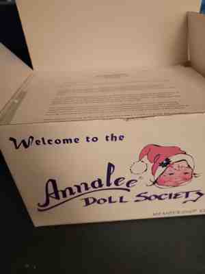 Annalee Doll Society Membership 2002 Sand Castle Suzy with Pin NIB