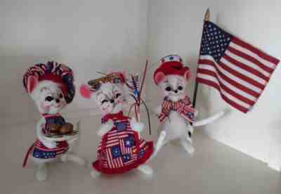 Lot of 3 Annalee 2005 Dolls 6" Patriotic Boy & Girl Mouse BBQ Mouse Tray Burgers