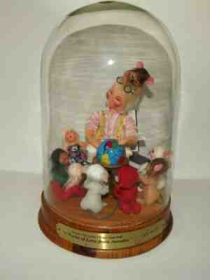 Annalee Thorndike's A World Of Love 2002 Finial Artist Doll # 318 Imperfect Base