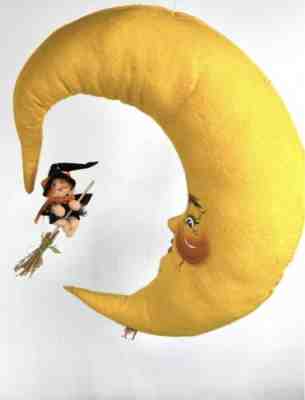 Vintage 1995 ANNALEE Halloween 18" Large Moon W/3" Happy Witch On Broom Mobile