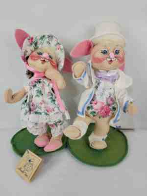Annalee Mr. & Mrs. Spring Bunny Rabbit Pair 11â? Tall Flower 1993 Easter Floral
