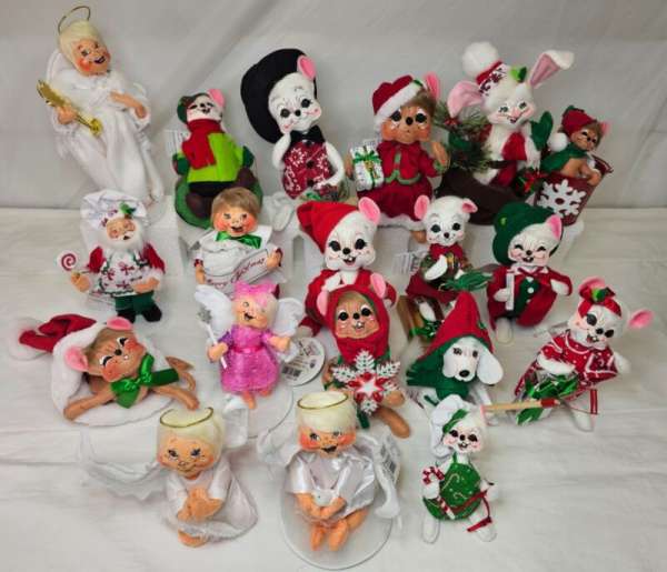 Annalee 19 huge mix lot Christmas Xmas Holiday theme Dolls 5"-9” open box w tag