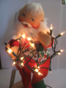 Vintage 1994 Annalee 18" Mobilitee SANTA Untangling String of Christmas Lights