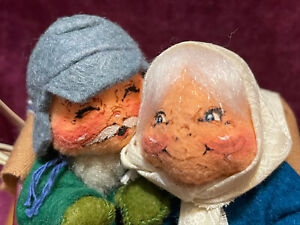 Annalee Ltd Ed (620/5,000) Merry Sleigh Ride Couple in a One-Horse Open Sleigh