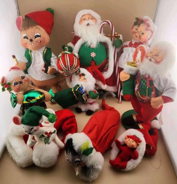 Annalee Lot of 9  Christmas Dolls Santa Mrs. Claus Mice Elf Stocking