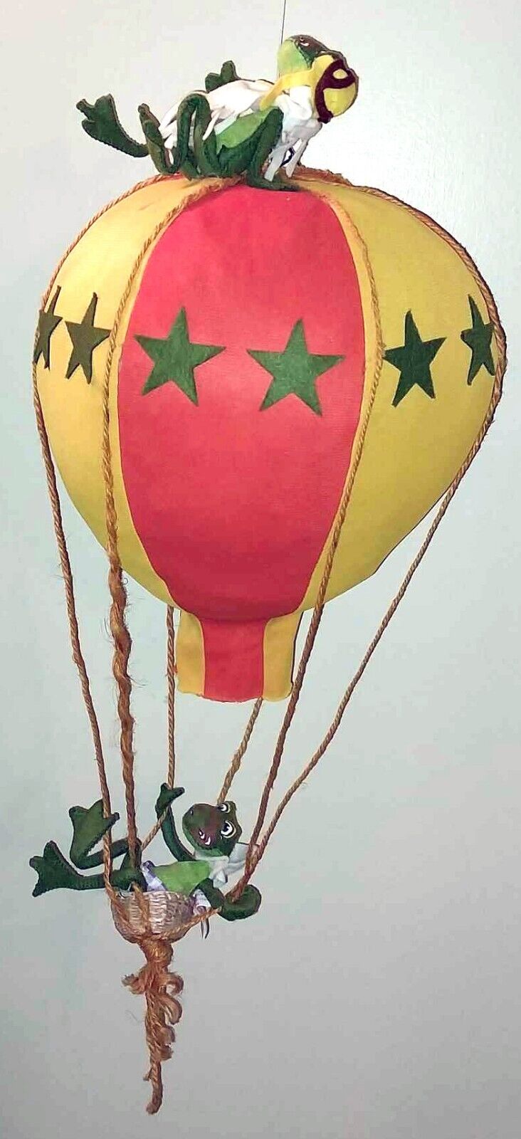 ANNALEE Mobilitee Hot Air Balloon with Two Frogs Large Vintage 1970's Mobile