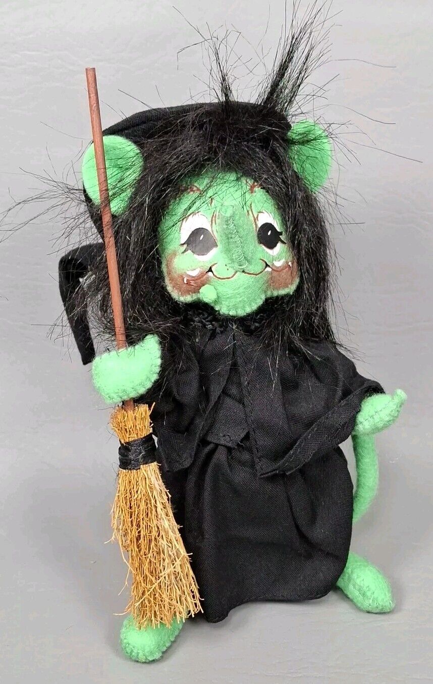 Annalee Dolls Wizard of Oz The Wicked Witch 6" Posable Mouse with Broom 2009