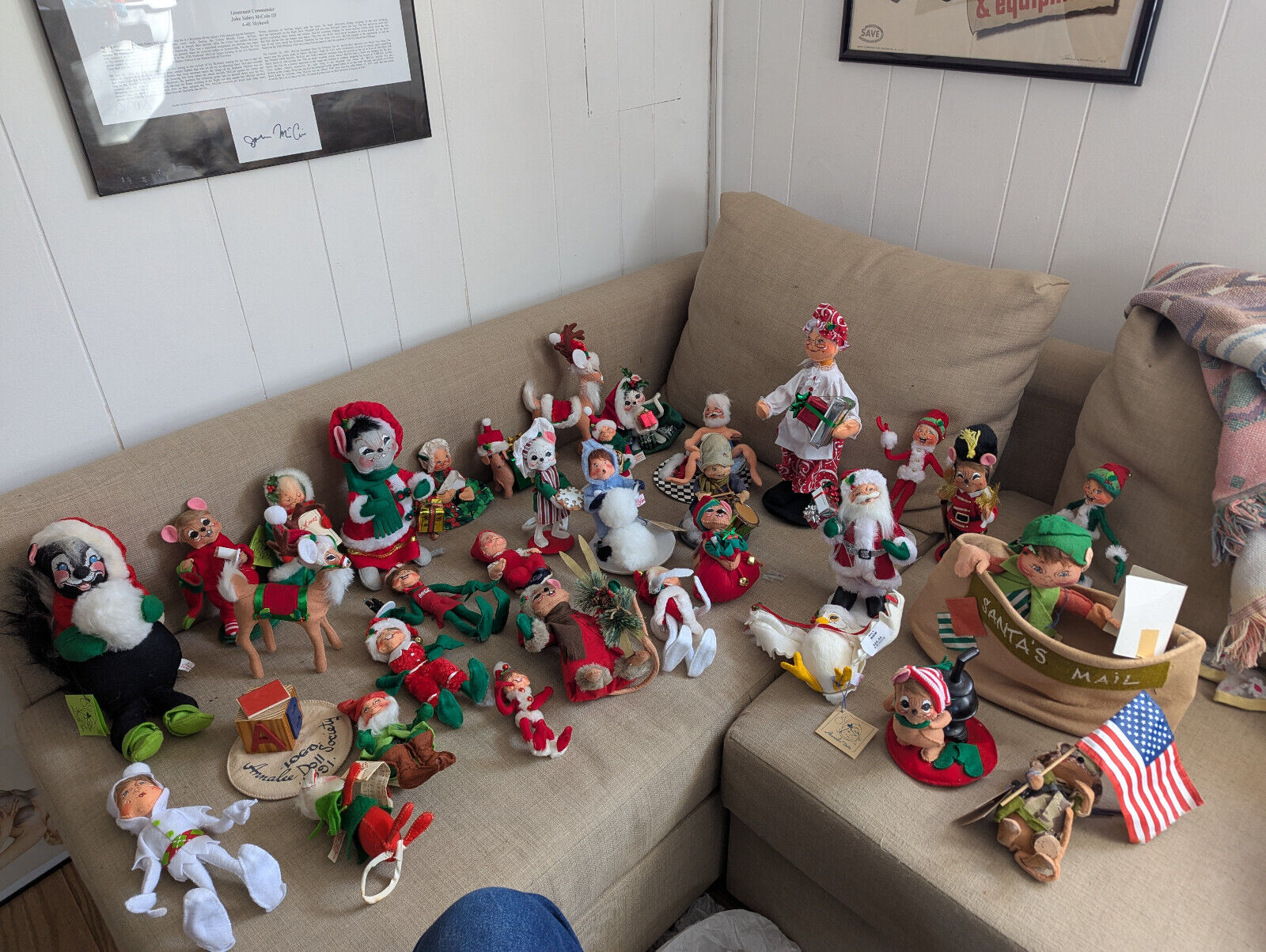VINTAGE ANNALEE DOLLS, Lot of 30 Mostly Vintage