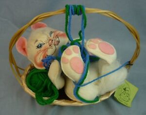 Annalee Dolls 10" White Kitten in Yarn Basket 1986 #2900 AL420