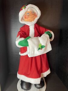 Annalee Mrs Claus 28” Christmas Santa Doll Red Corduroy Dress White Muff 2011
