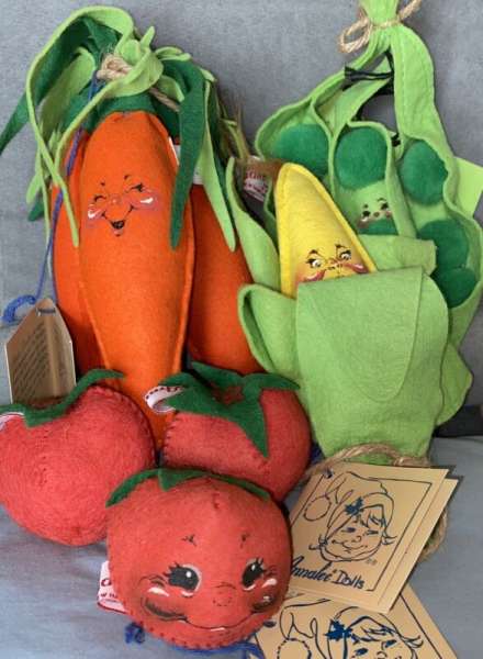 Annalee Vegetable Set 1995 Corn Peapods Tomatoes Carrots Faces Tags