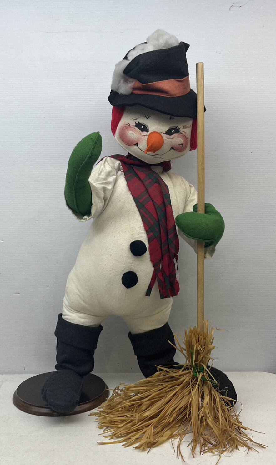 RARE Vintage 1995 Annalee Snowman 30” on Stand with Broom Christmas Frosty Doll