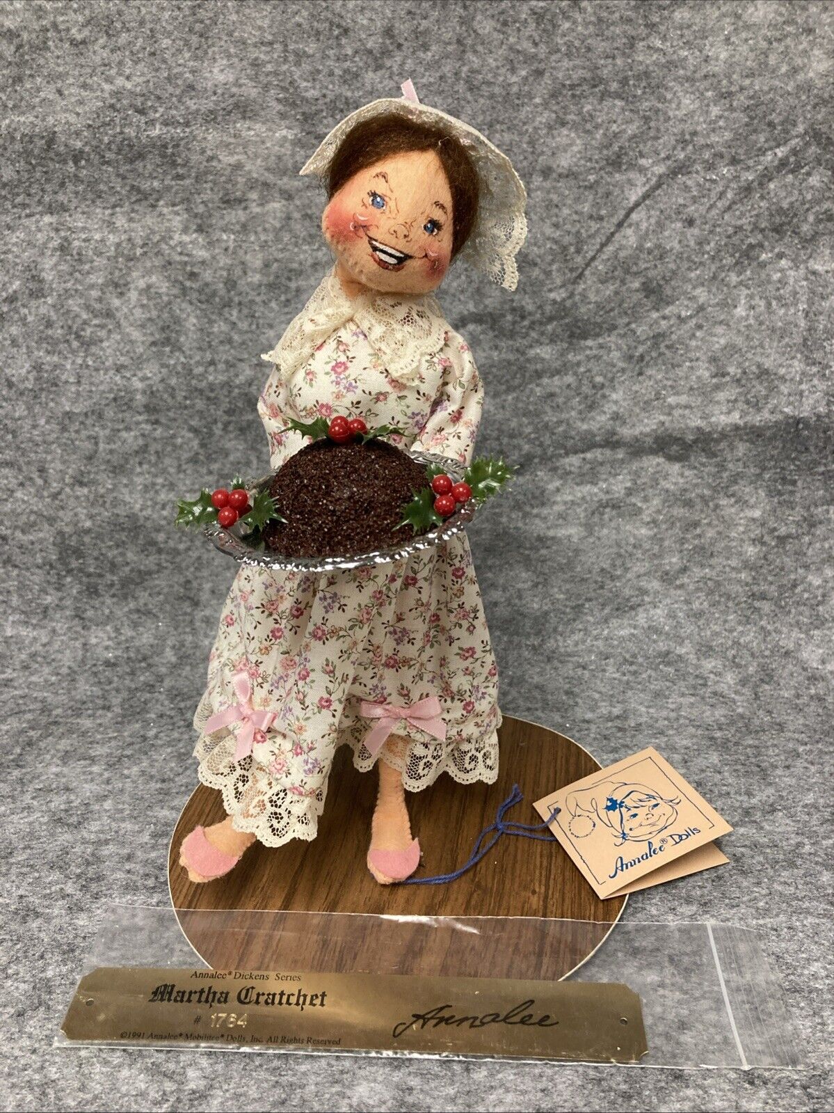 Annalee Mobilitee Doll Vintage Christmas Dickens Martha Cratchet 1991 #975