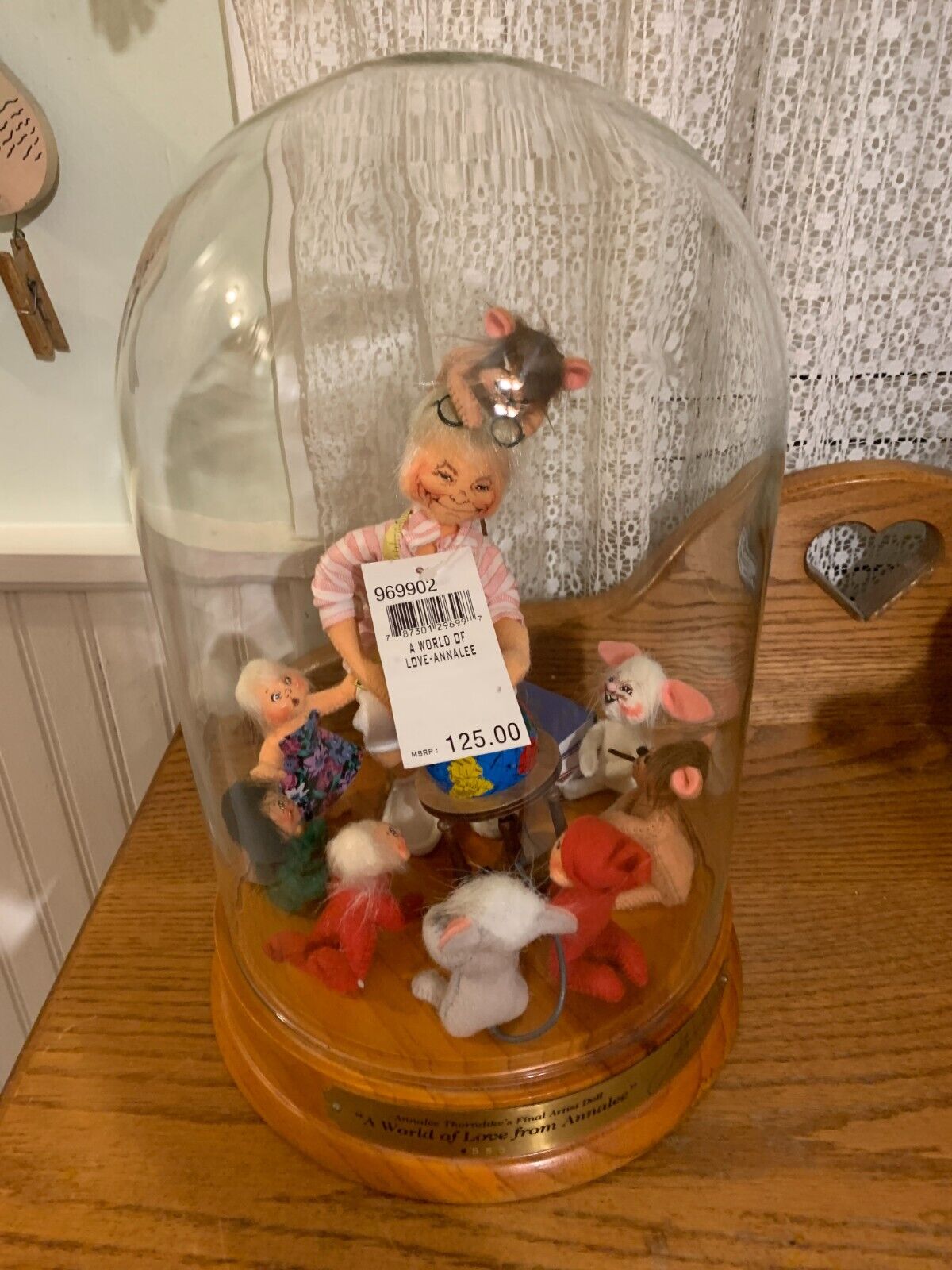 VINTAGE A WORLD OF LOVE FROM ANNALEE (ARTIST FINAL DOLL) 2001 #583 W/TAG $125