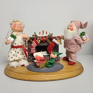 Annalee 2002 7" Christmas Morning Mr & Mrs Santa Claus Vignette Rare NWT