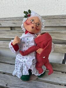 Vintage Annalee Mobilitee 18” Tall Tuckered Mrs Santa Claus Christmas Doll