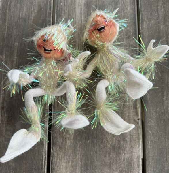 Annalee 8” Mobilitee White Frosty Tinsel Christmas New Years Elf 1996 Tag Set