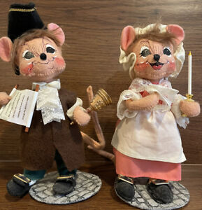 Annalee Colonial Mouse/Town Crier Doll  And Colonial Girl 2005