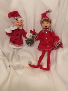 Pair of Annalee Dolls Elf 14" Christmas  Pixie Elf Holding Mistletoe 2010