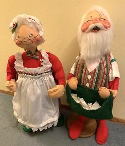 Vintage Made In USA Retired 1983 ANNALEE DOLLS Santa Claus & Mrs Claus 30"
