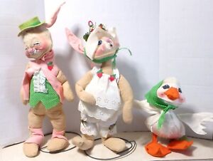 2 Annalee 20" SPRING EASTER BUNNIES MR. & MRS. RABBIT  & 11" Duck Strawberries