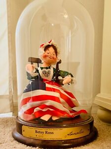 Rare  ANNALEE Doll Society Folk Hero "BETSY ROSS" 1990 in Cloche/Dome Doll #1558