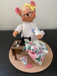 Annalee 1993 -7"Factory in The Woods Mouse with Sewing Machine #202193 Very Nice