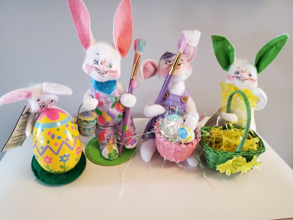 Vintage lot Annalee doll Bunny Rabbit Painting Easter Egg Paintbrush 2005 2007